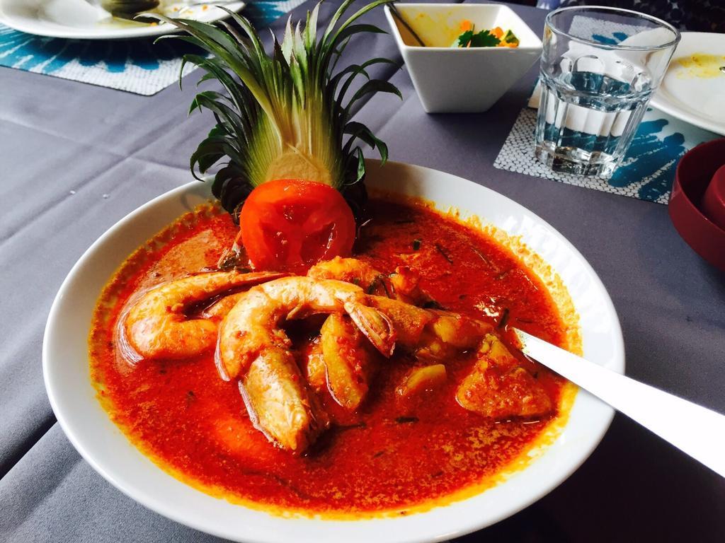 Hotel Mimosa Malacca Екстер'єр фото
