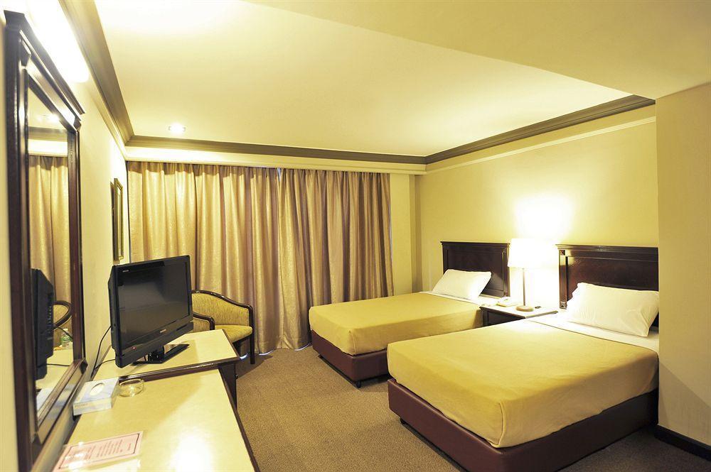 Hotel Mimosa Malacca Екстер'єр фото