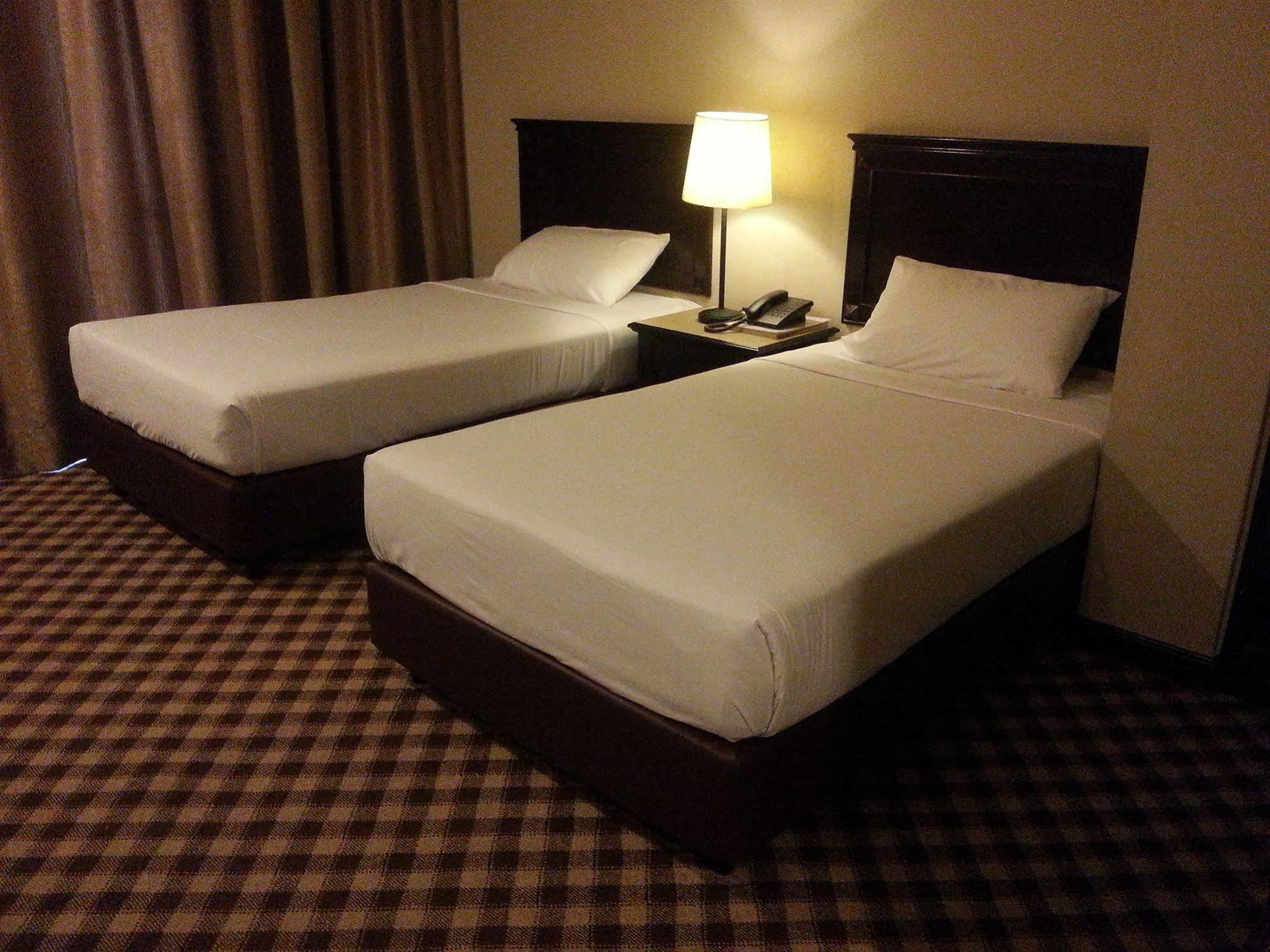 Hotel Mimosa Malacca Екстер'єр фото