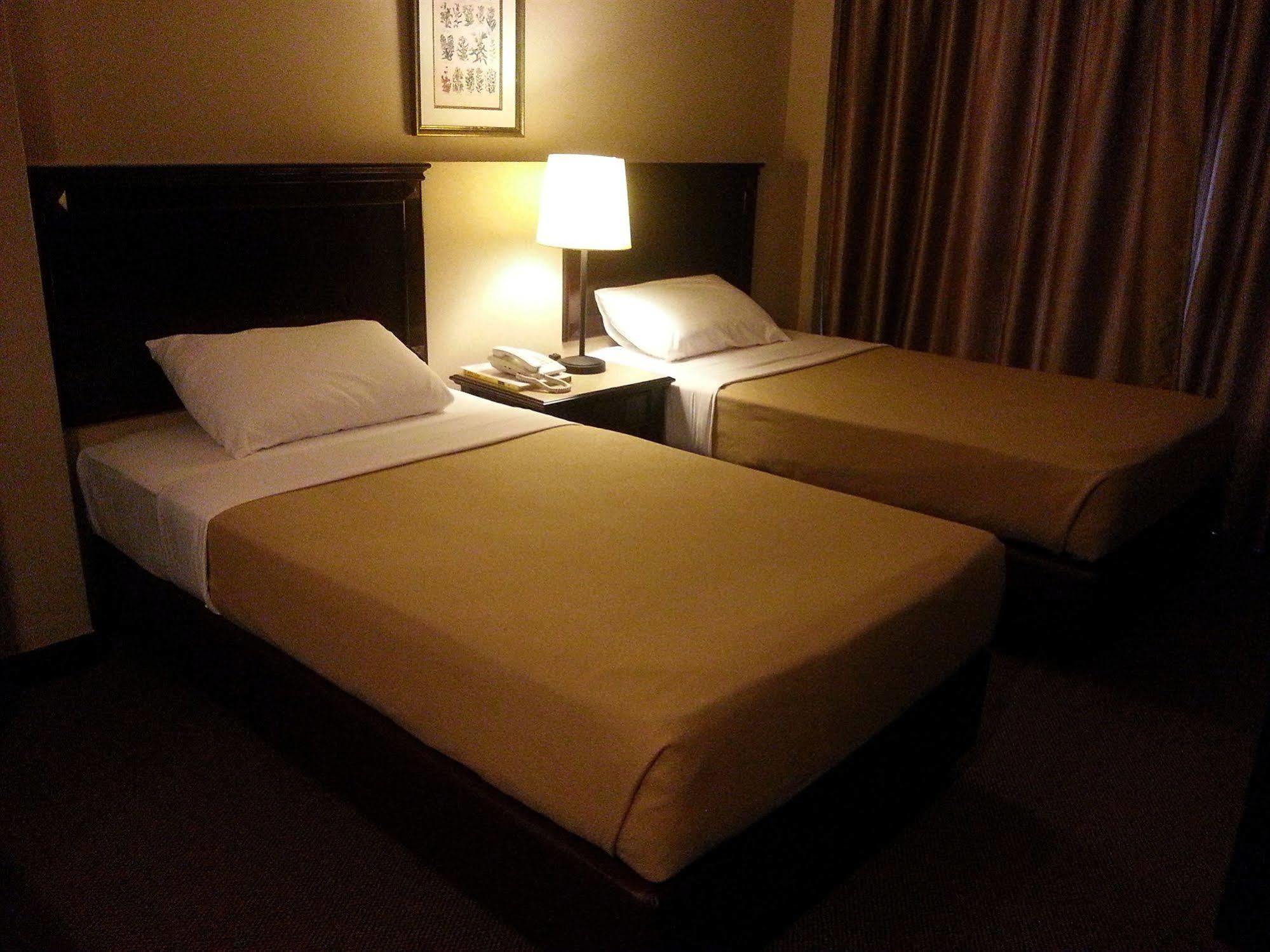 Hotel Mimosa Malacca Екстер'єр фото
