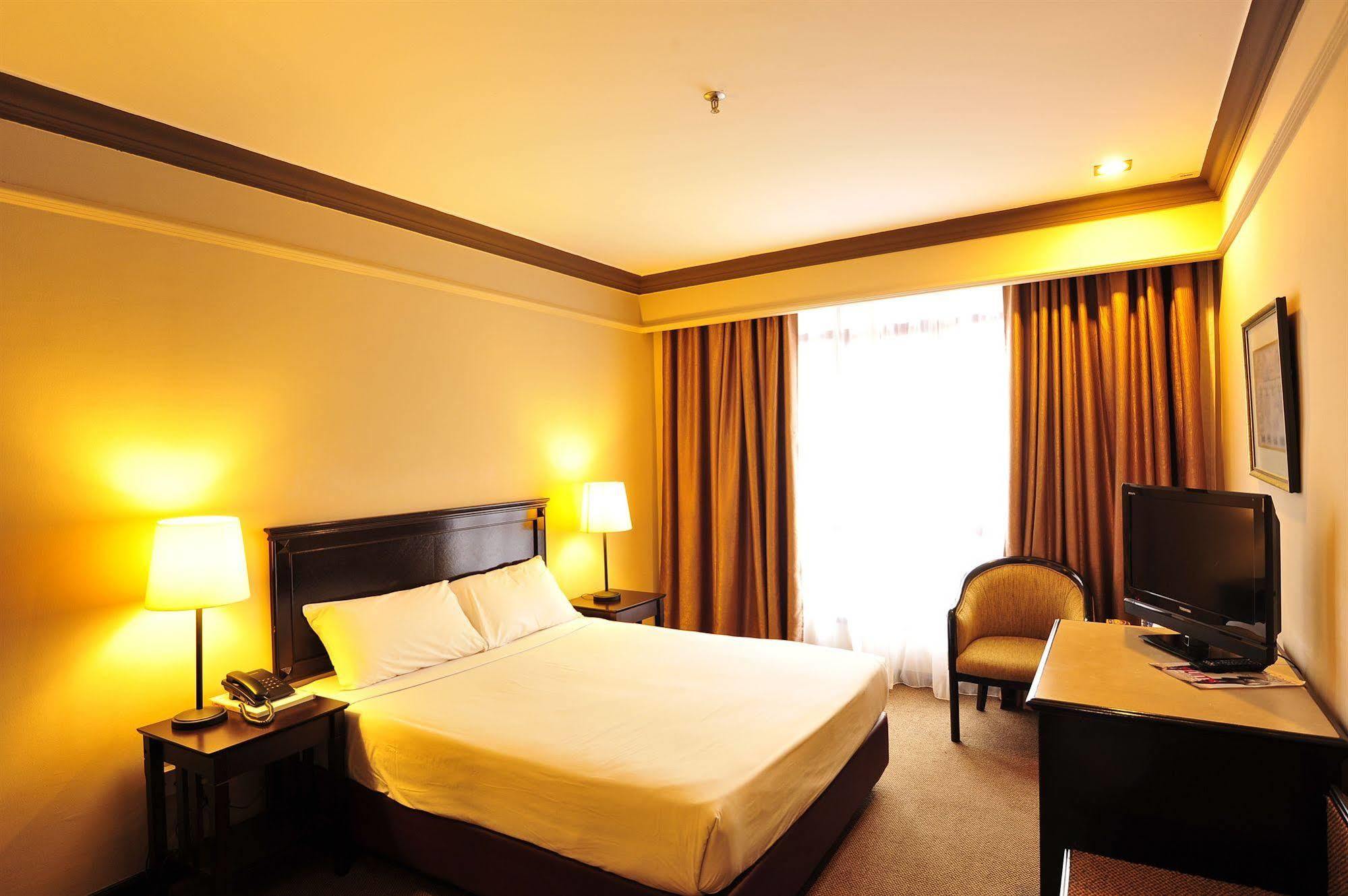 Hotel Mimosa Malacca Екстер'єр фото