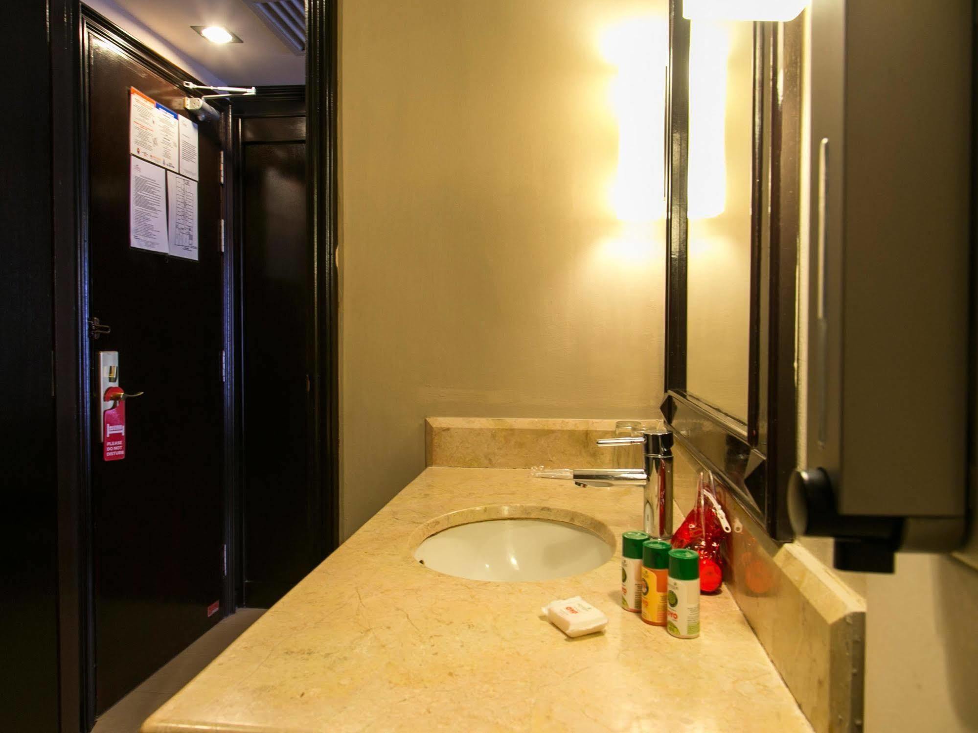 Hotel Mimosa Malacca Екстер'єр фото