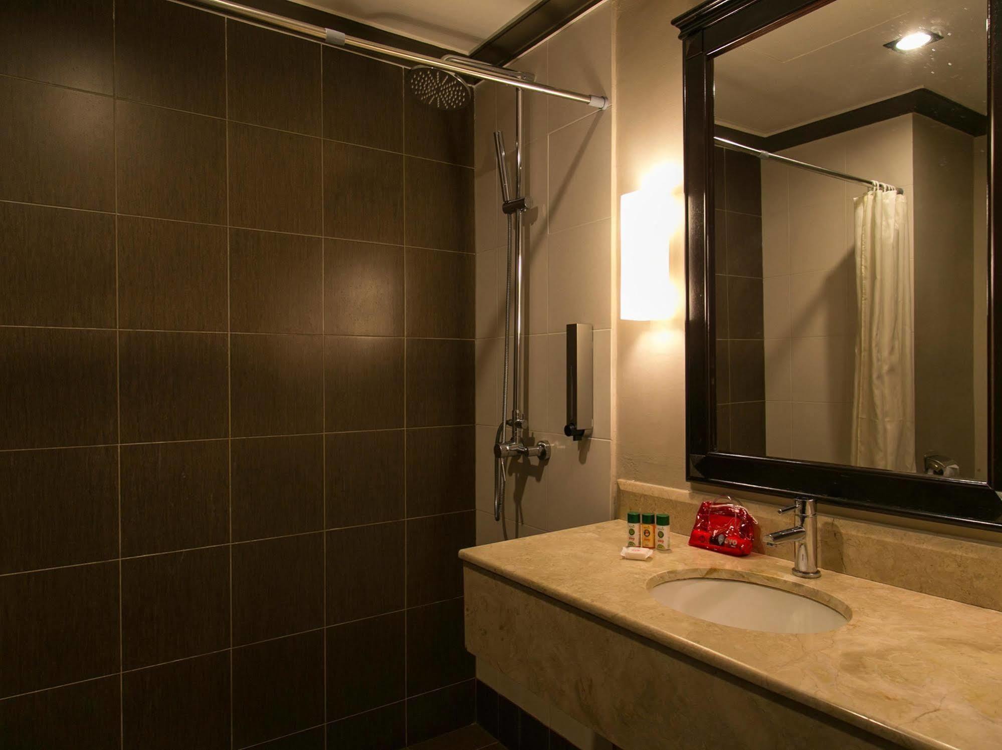 Hotel Mimosa Malacca Екстер'єр фото