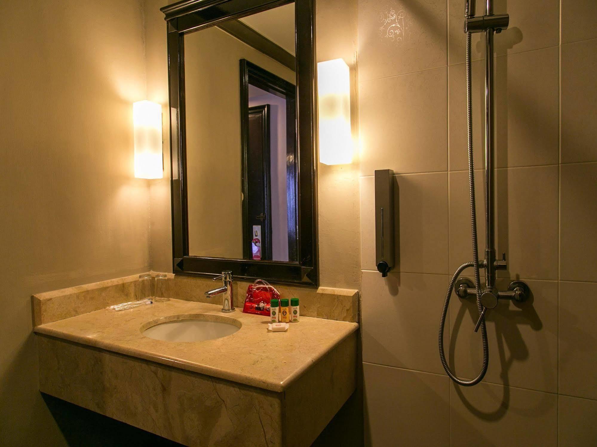 Hotel Mimosa Malacca Екстер'єр фото