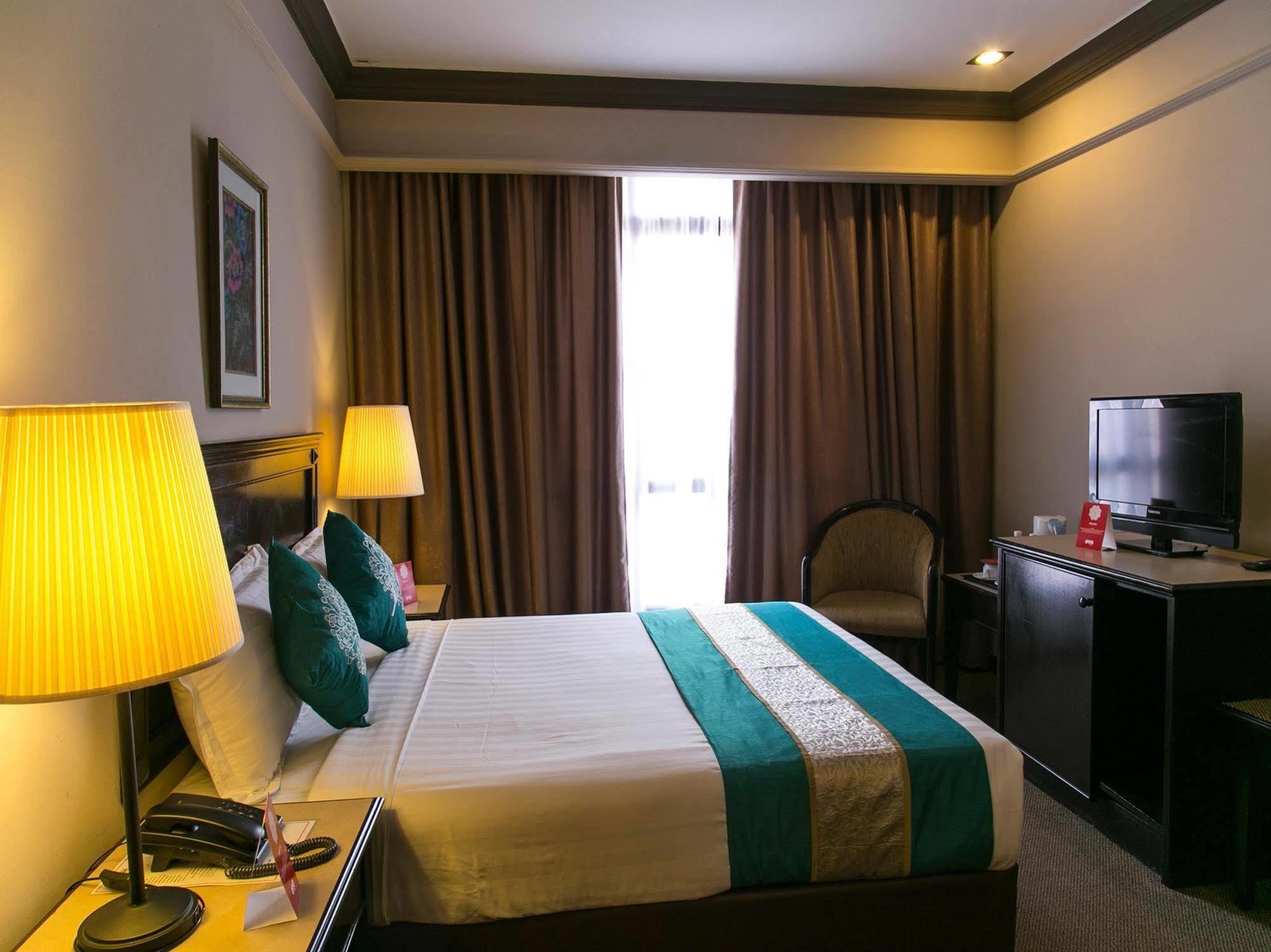 Hotel Mimosa Malacca Екстер'єр фото