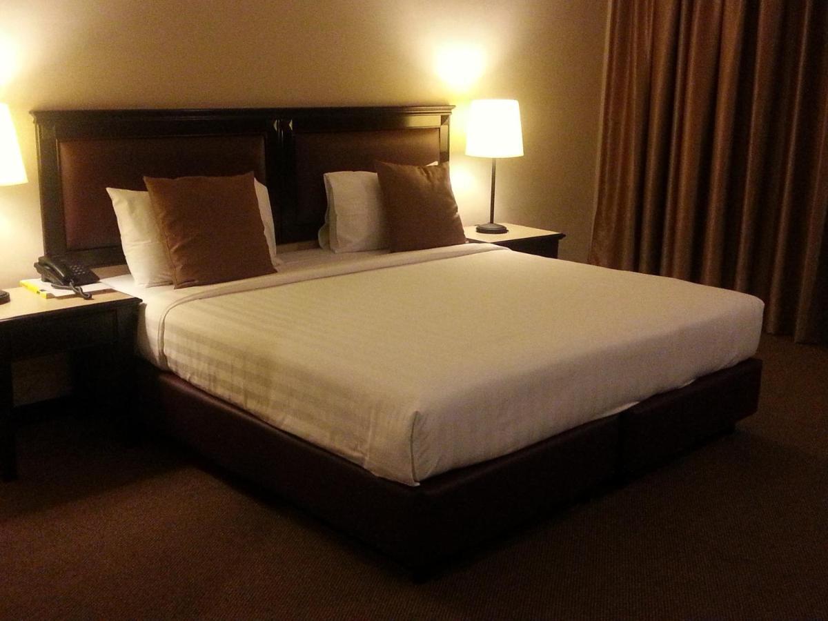 Hotel Mimosa Malacca Екстер'єр фото