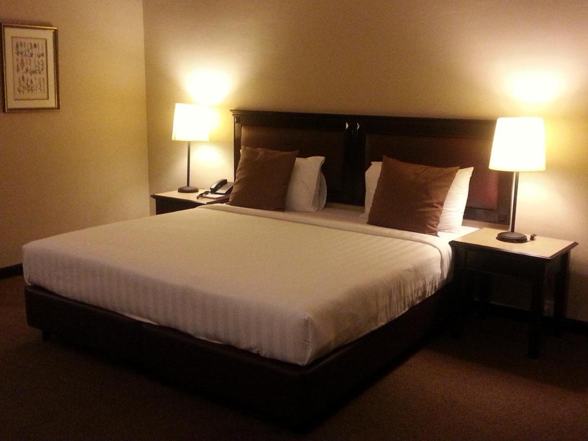 Hotel Mimosa Malacca Екстер'єр фото
